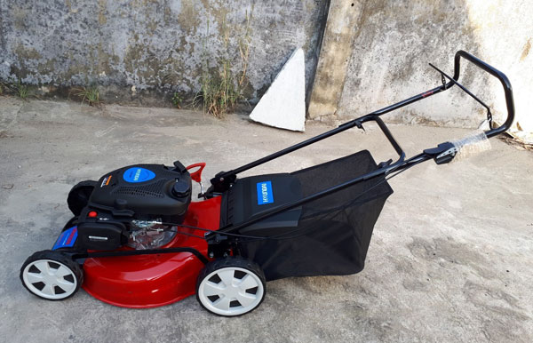 máy cắt cỏ xe đẩy hyundai chính hãng giá rẻ