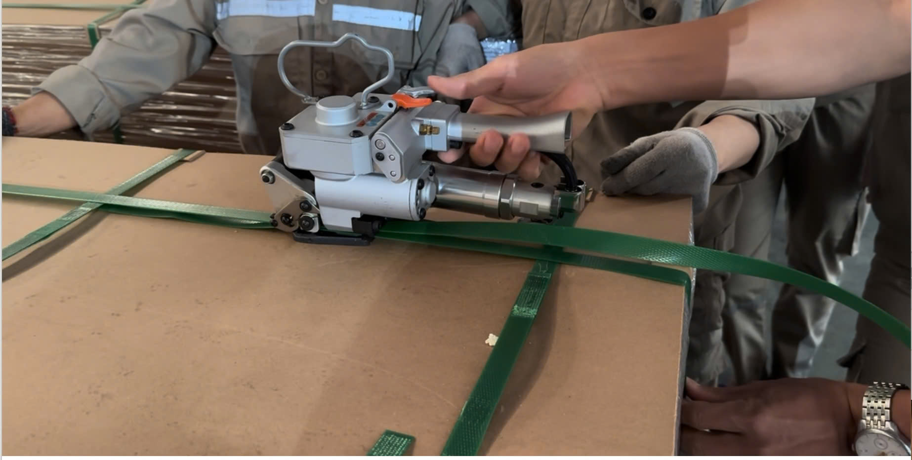 đại l&yacute; b&aacute;n m&aacute;y đ&oacute;ng đai nhựa m&aacute;y buộc đai nhựa cầm tay