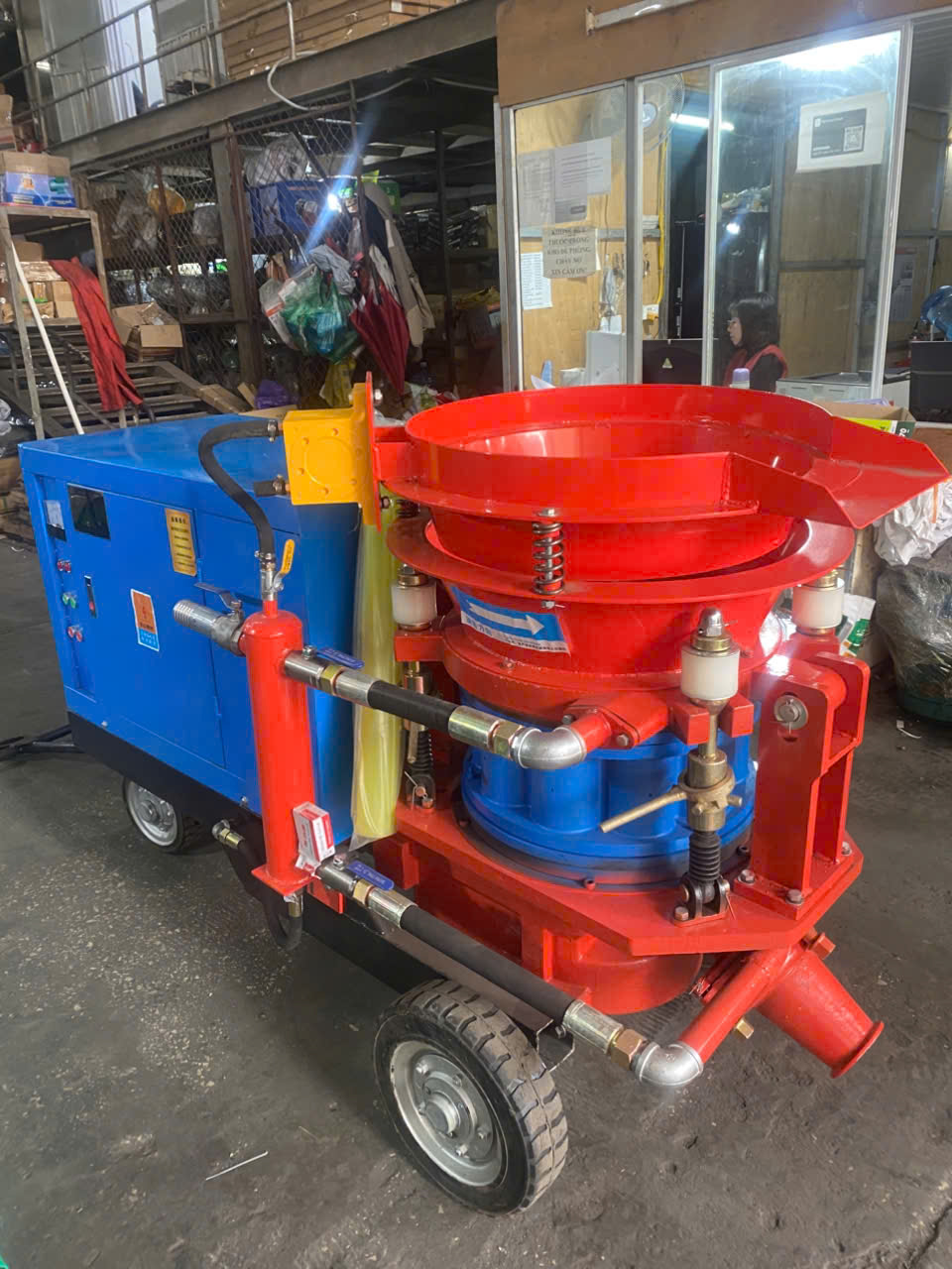 dia chi ban may phun vua be tong HSP7 tai Hanoi Saigon