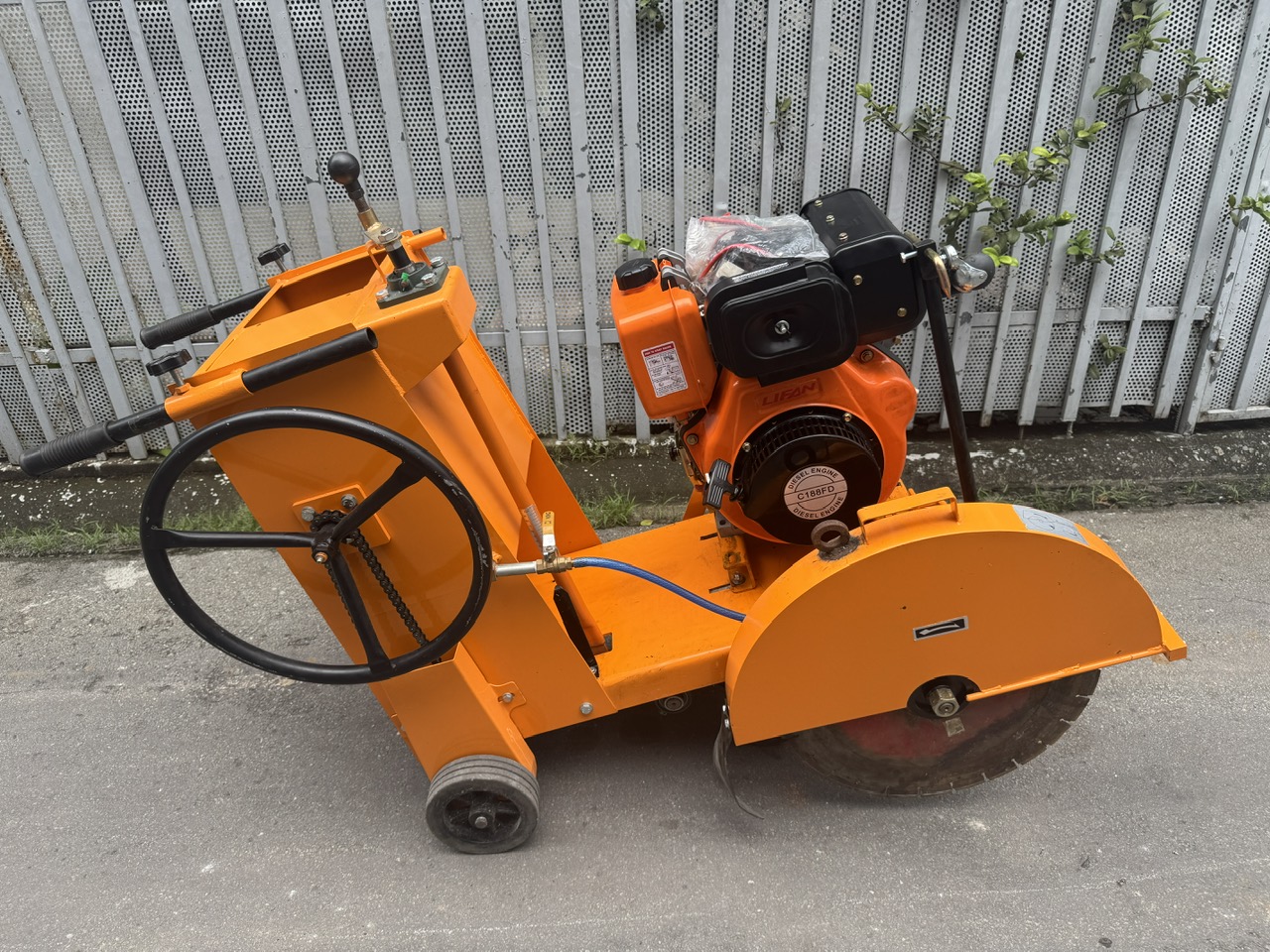 dia chi ban may cat be tong diesel KC24 tai Hanoi Saigon