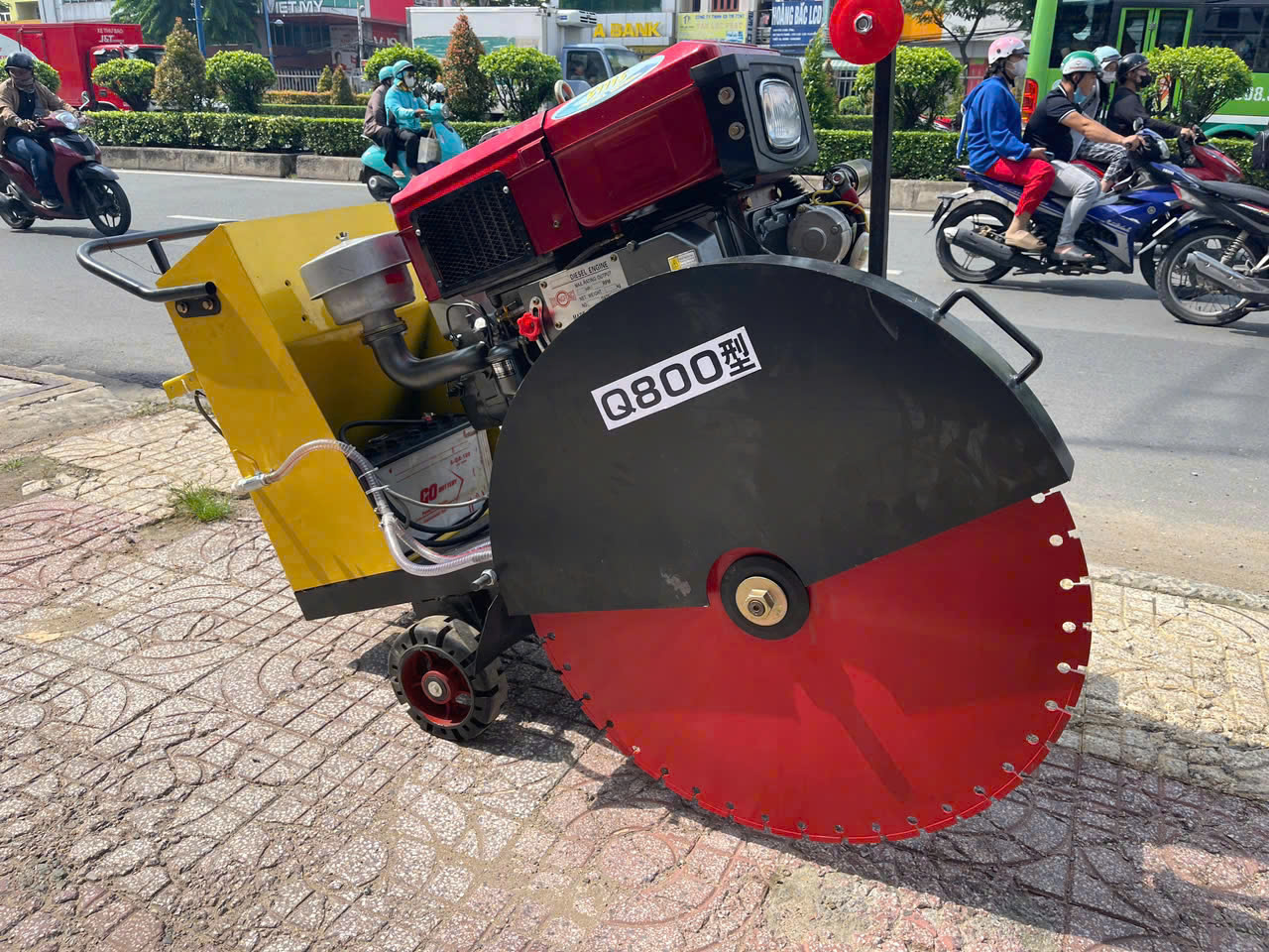 dia chi ban may cat be tong diesel Q800 tai Hanoi Saigon