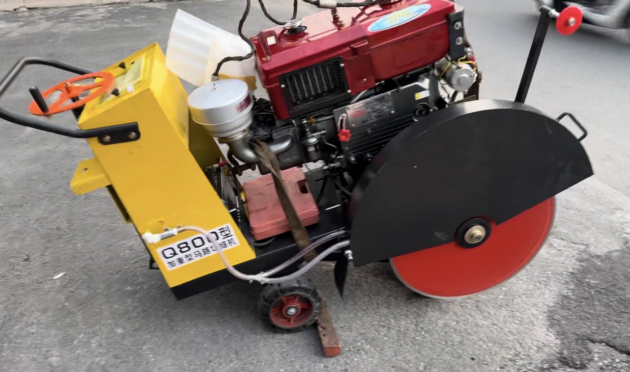 Đại lý bán máy cắt bê tông diesel Q800 tại Hà Nội HCM