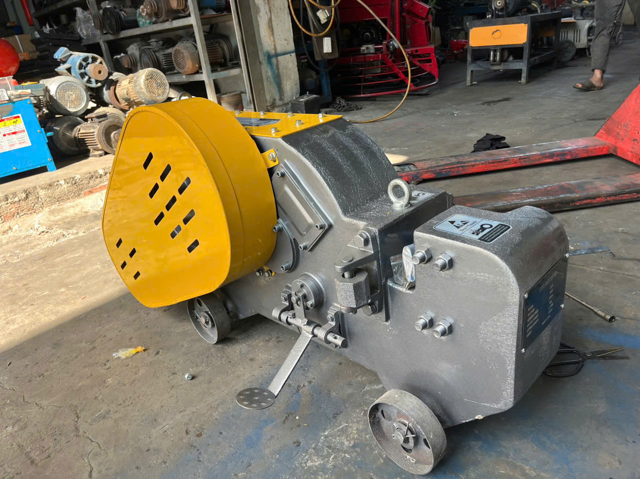 dia chi ban may cat sat GQ40 dien 1 pha 220v gia re