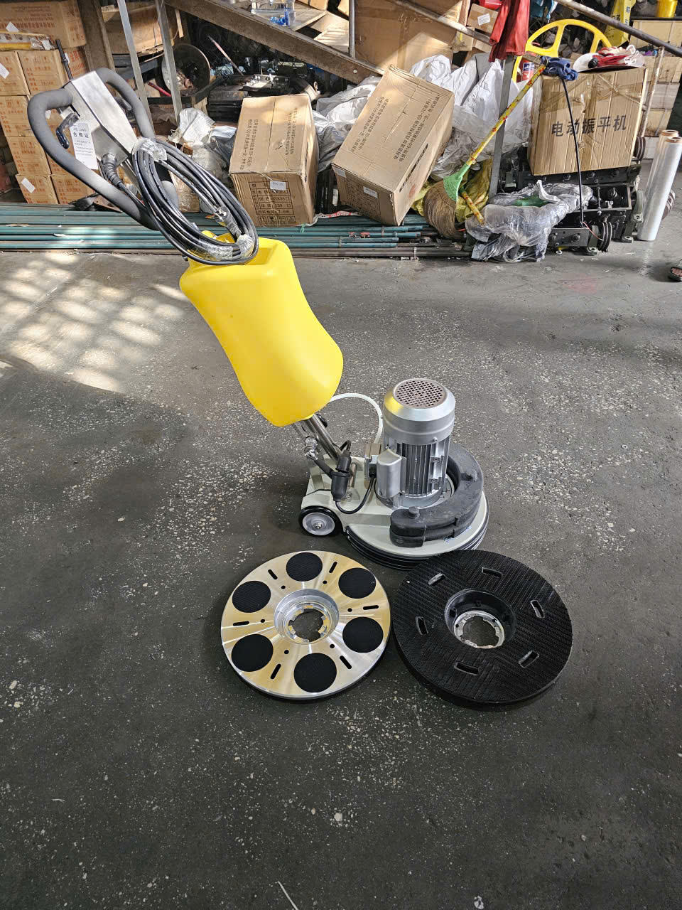 Dịa chỉ b&aacute;n m&aacute;y m&agrave;i s&agrave;n b&ecirc; t&ocirc;ng epoxy tại H&agrave; Nội HCM