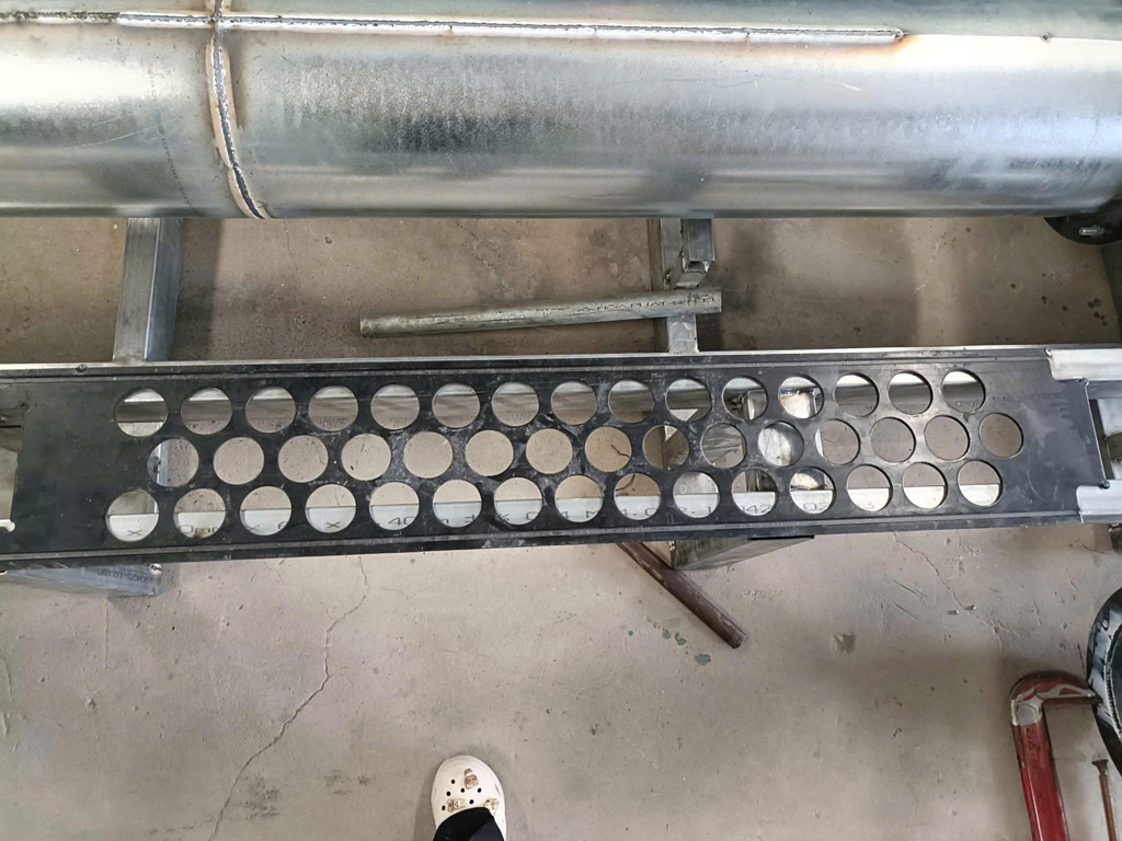 ray lỗ trờn 1.8m chạy rùa hàn